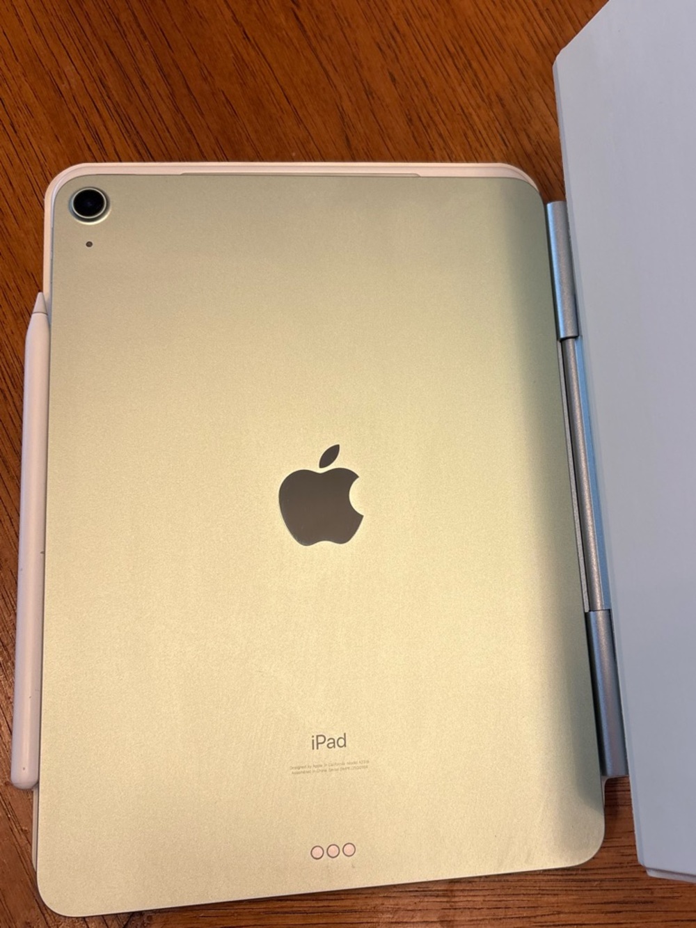 Apple iPad Air 4th Generation with Typecase